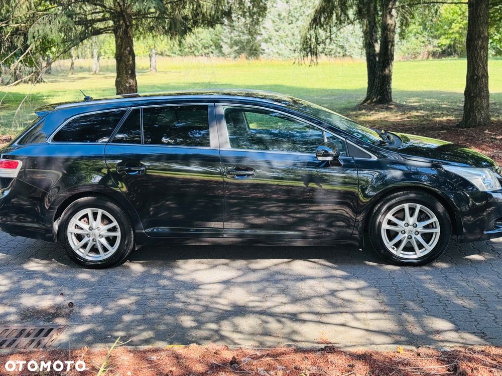 Toyota Avensis 2.2 D-4D Premium - 26
