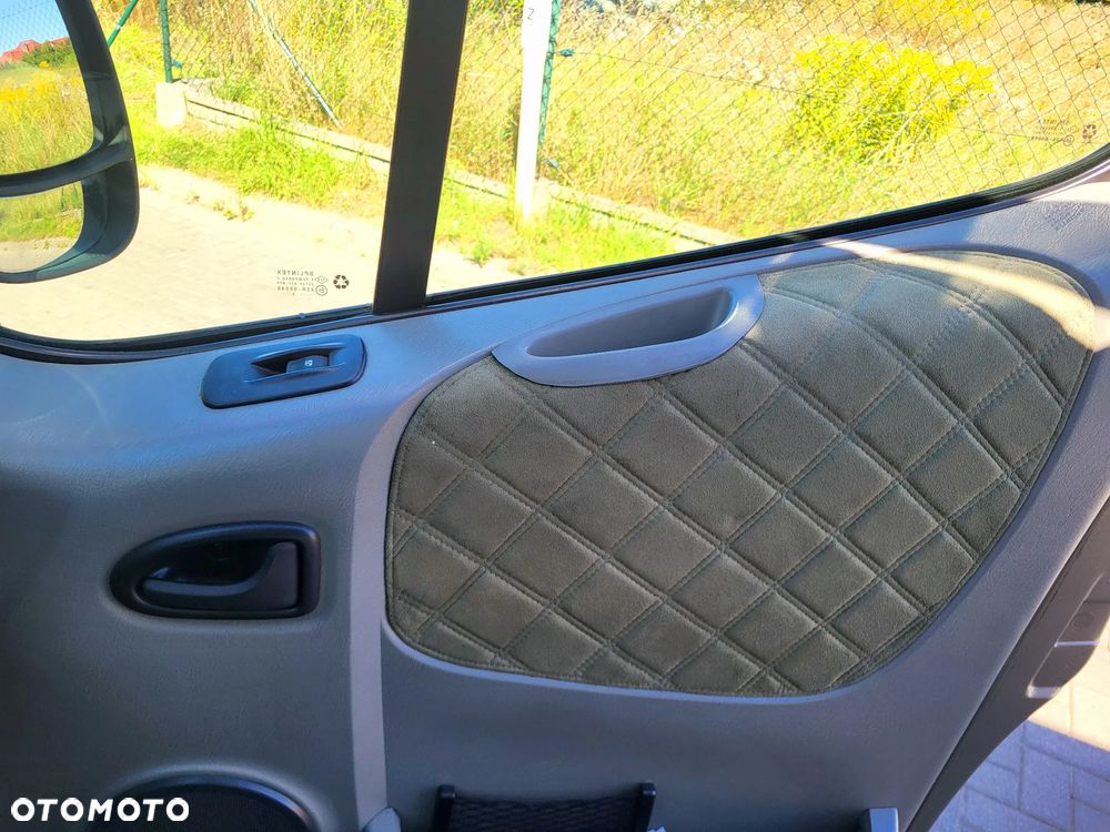 Renault Trafic 2.0 dCi 115 FAP Combi L2H1 - 9