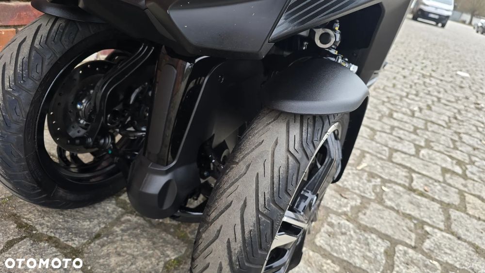 Peugeot Metropolis - 12