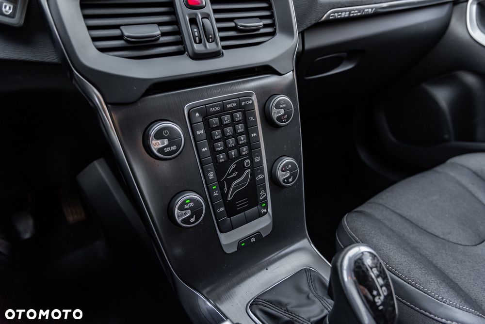 Volvo V40 Cross Country T4 AWD Geartronic - 38