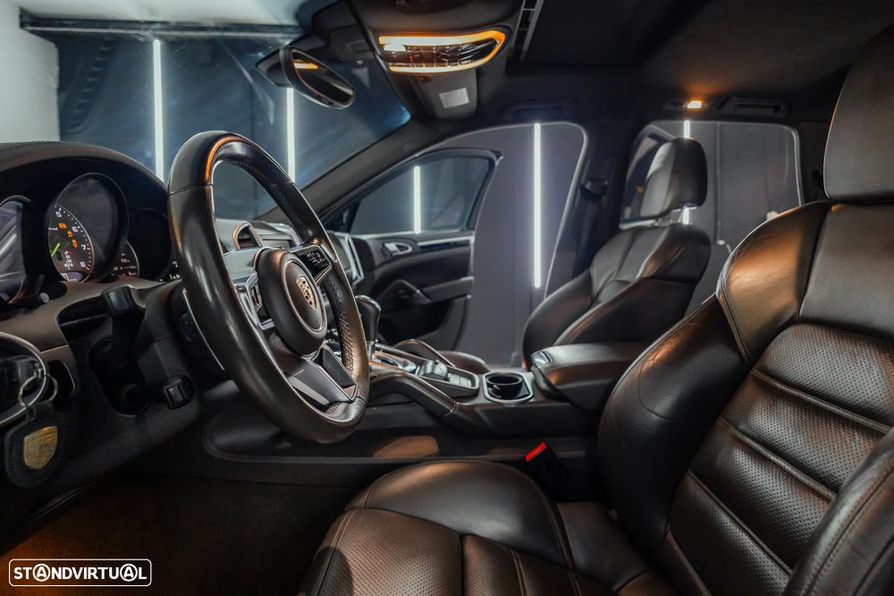 Porsche Cayenne S E-Hybrid Platinum Edition - 10