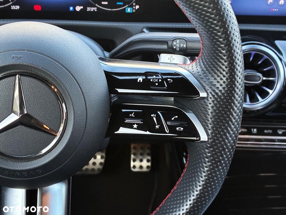 Mercedes-Benz CLA - 12