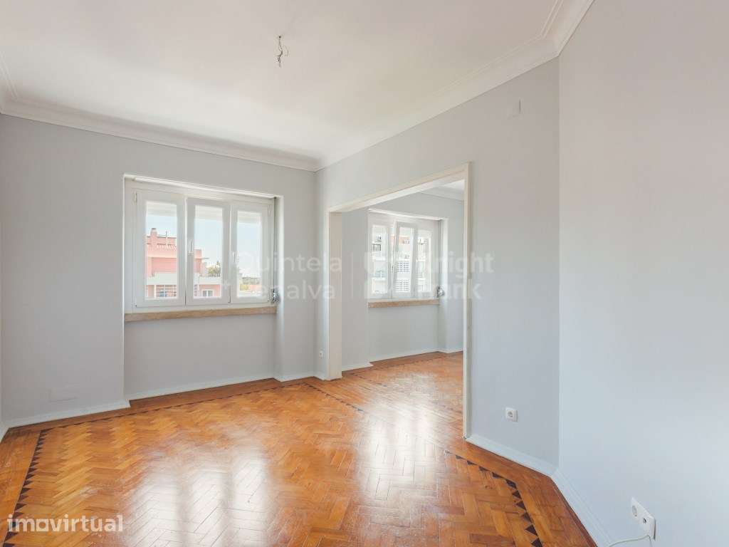 Apartamento T3 recuperado para arrendamento em Roma - Grande imagem: 2/25