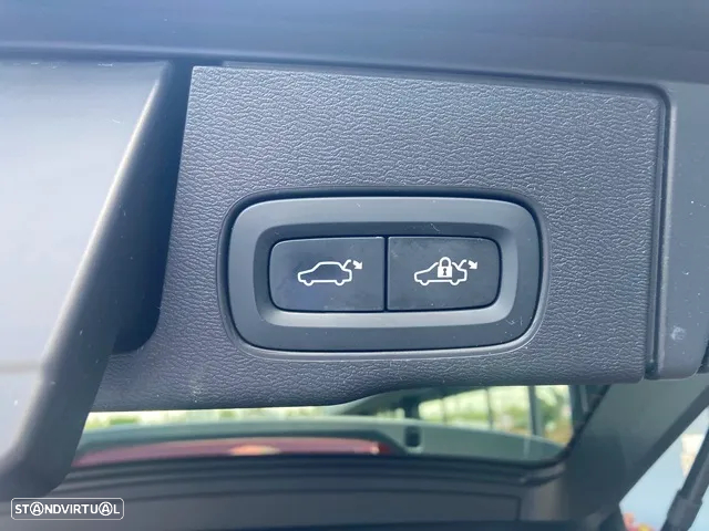 Volvo XC 60 2.0 T6 PHEV Inscription AWD - 43