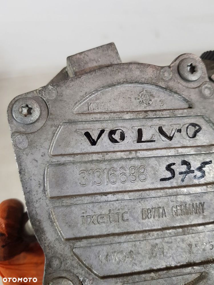 pompa vacum 31316688 volvo s60 ii v60 v70 2.0d - 14