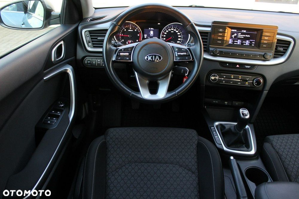 Kia Ceed 1.6 CRDi mHEV M - 12