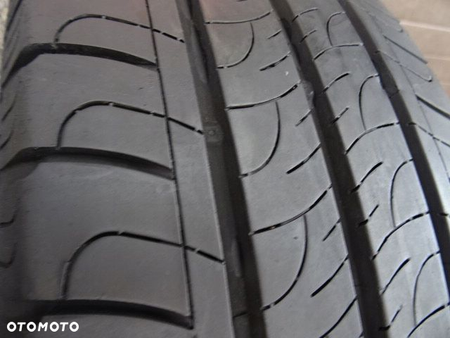 205/65/R16C 107/105T Goodyear Efficient Grip Cargo - 3