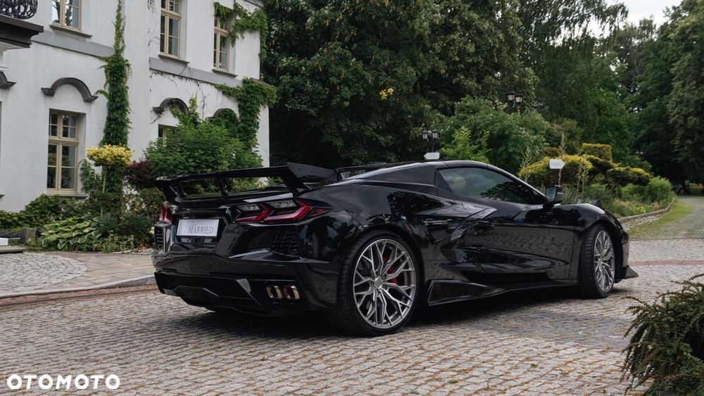 Chevrolet Corvette - 11