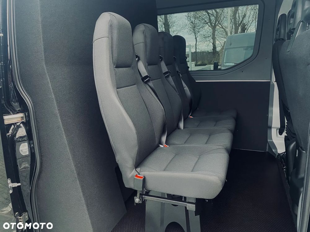 Iveco Daily 35S18HA8 V 3.0 Diesel 180KM AT8 Furgon Brygadowy L4H2 - 10