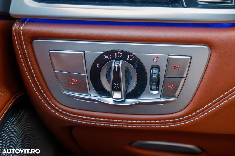 BMW Seria 7 745Le xDrive AT PHEV - 38