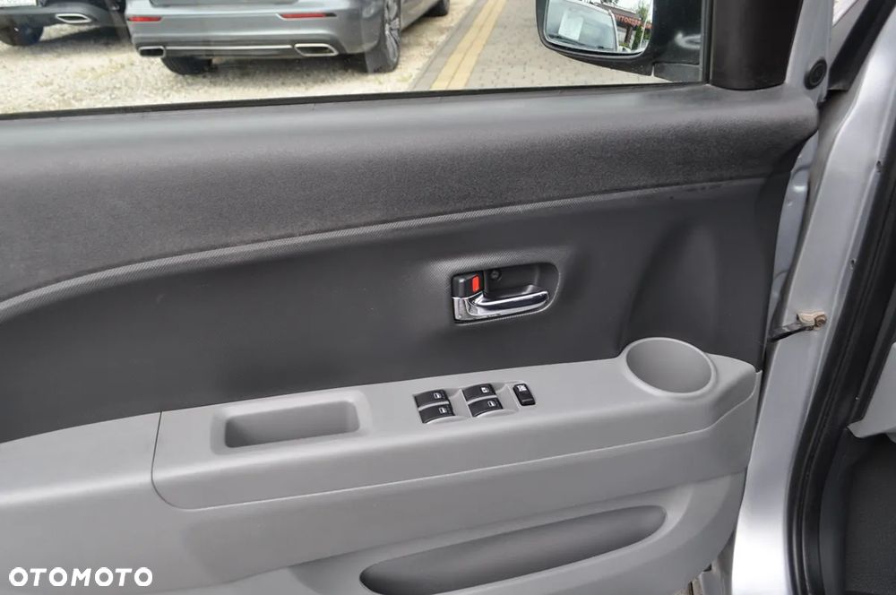Daihatsu Sirion 1.3 - 15