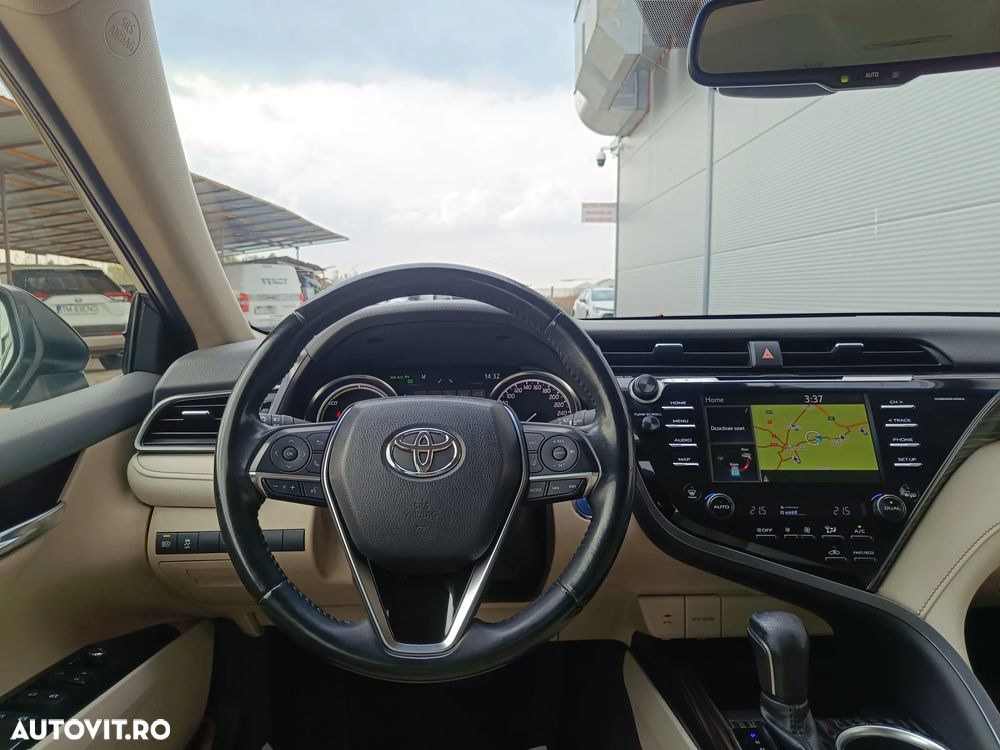 Toyota Camry Executive - 9