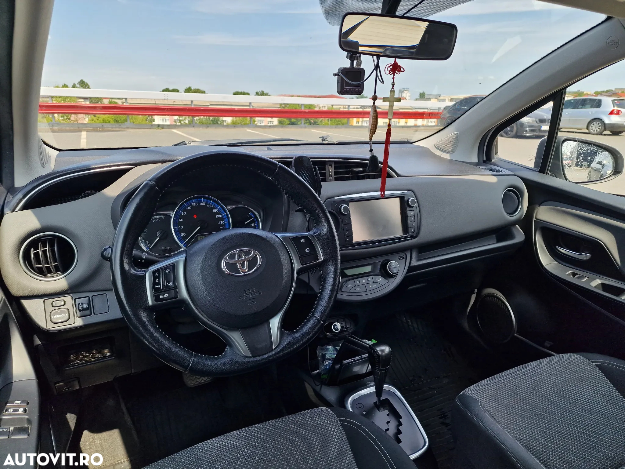 Toyota Yaris 1.5 VVT-i HSD Terra - 9