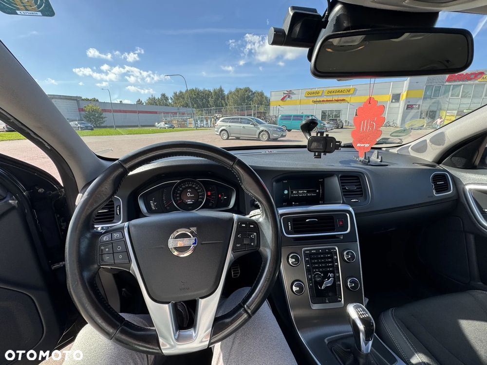 Volvo V60 D4 Drive-E Momentum - 19