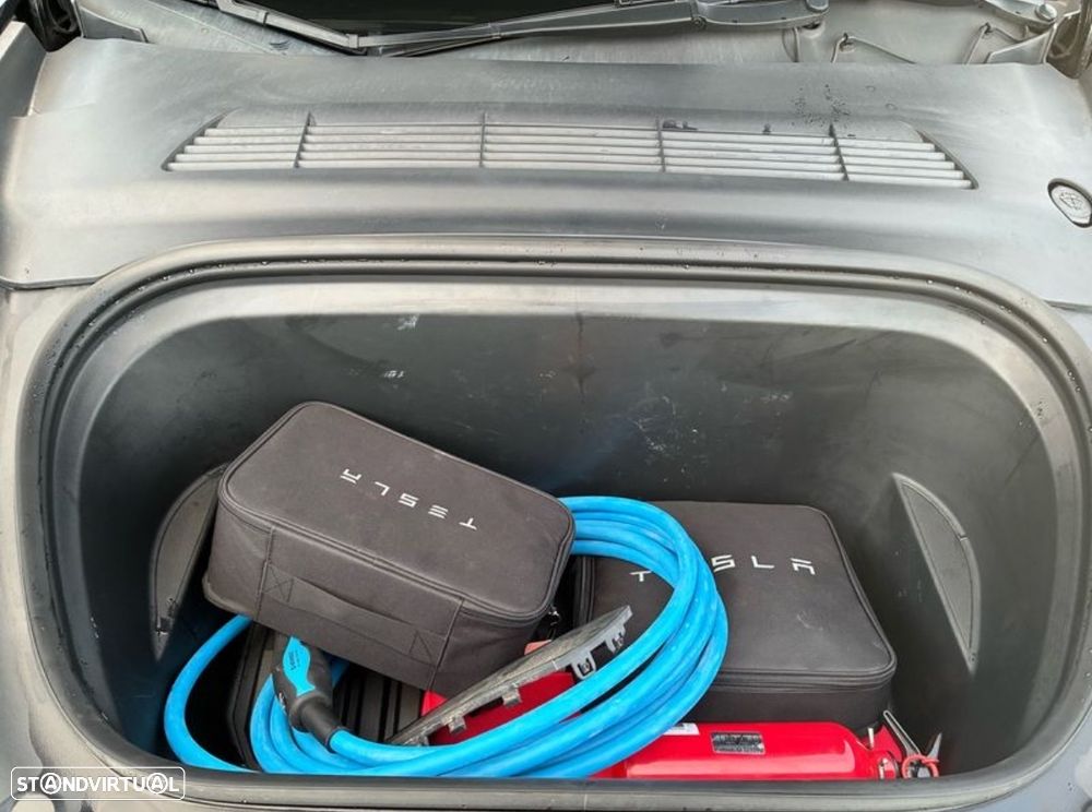 Tesla Model Y Performance Dual Motor AWD - 8