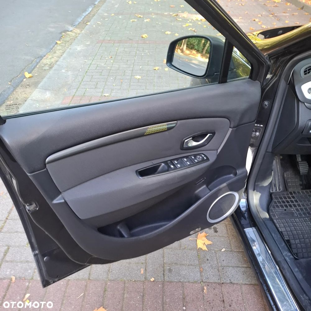 Renault Scenic - 11