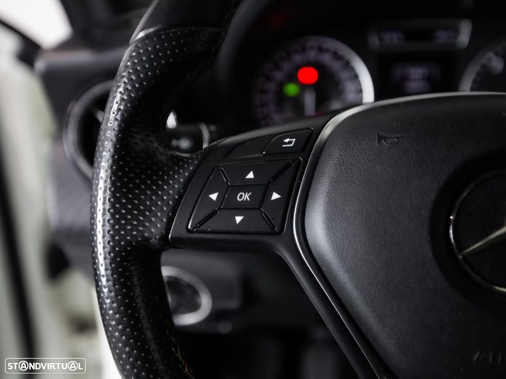 Mercedes-Benz GLA 200 - 15