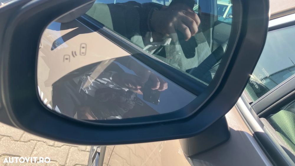 Toyota Corolla Cross - 11