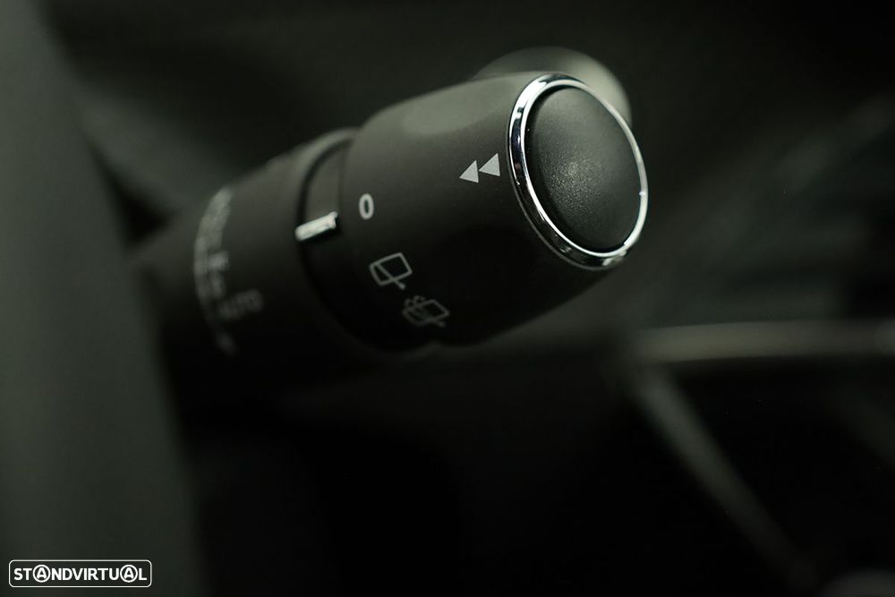 Peugeot 2008 1.2 PureTech Allure - 19