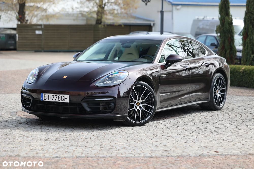 Porsche Panamera 4 Platinum Edition - 1