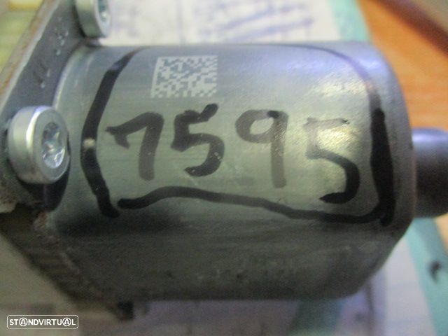 Motor Elevador Vidro A2048200142 MERCEDES W212 2011 FE MERCEDES W204 CLASSE C 2008 220CDI 170CV 4P CINZA F ESQ MERCEDES W204 2008 C220 Cdi 170Cv 5P PRETO FE - 1