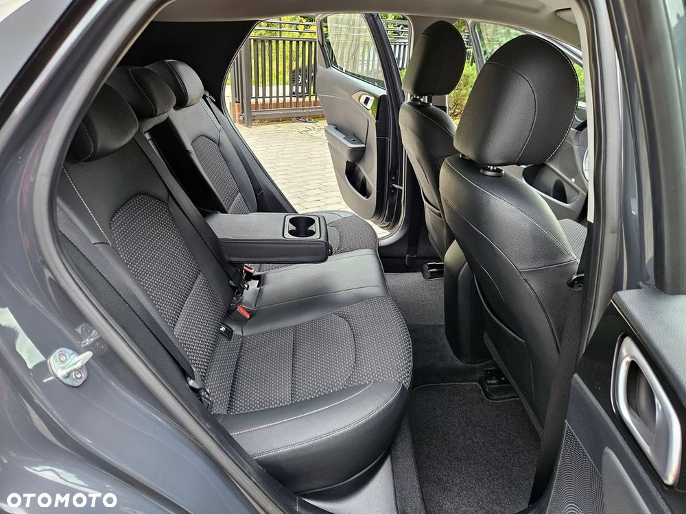 Kia XCeed - 24