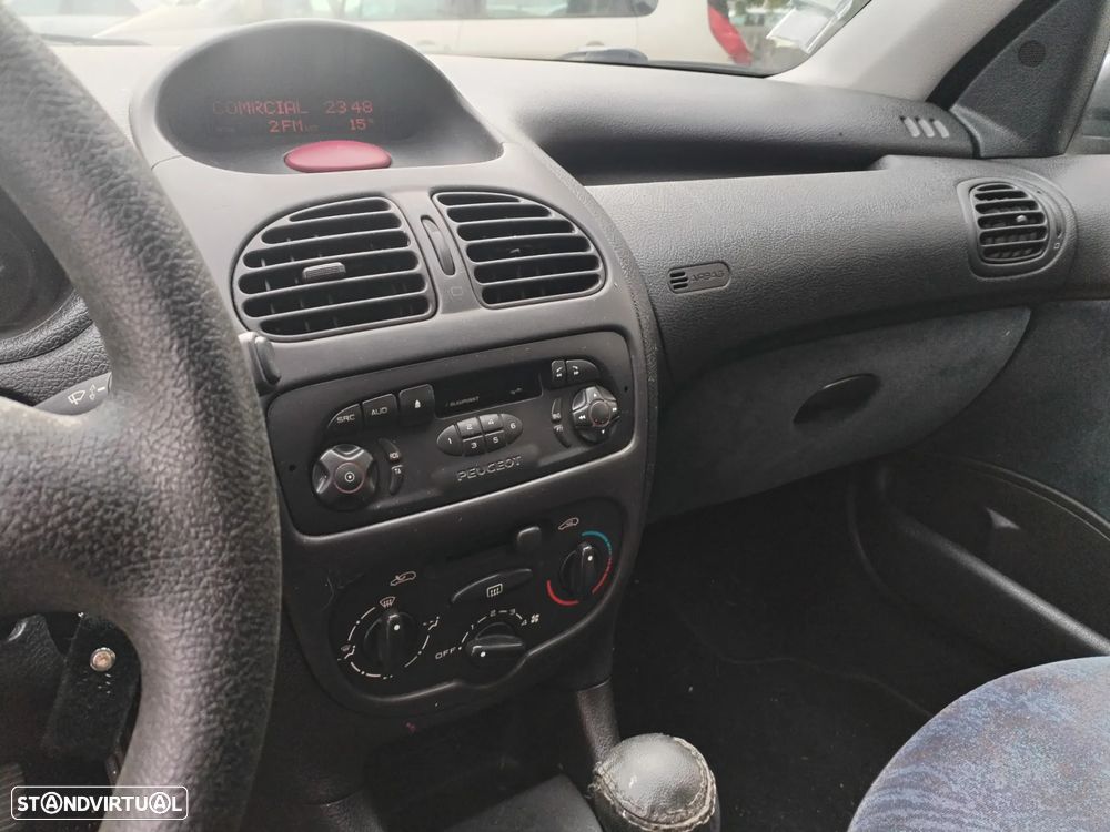 Peugeot 206 1.1 XT - 15