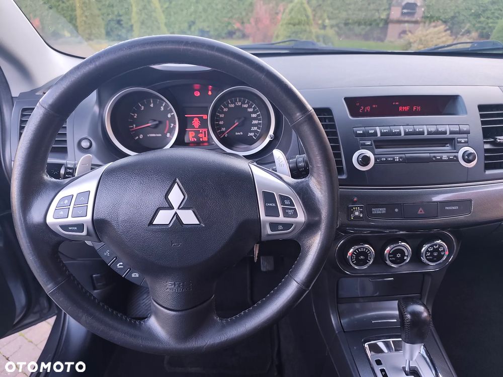 Mitsubishi Lancer 1.8 CVT Intense - 10
