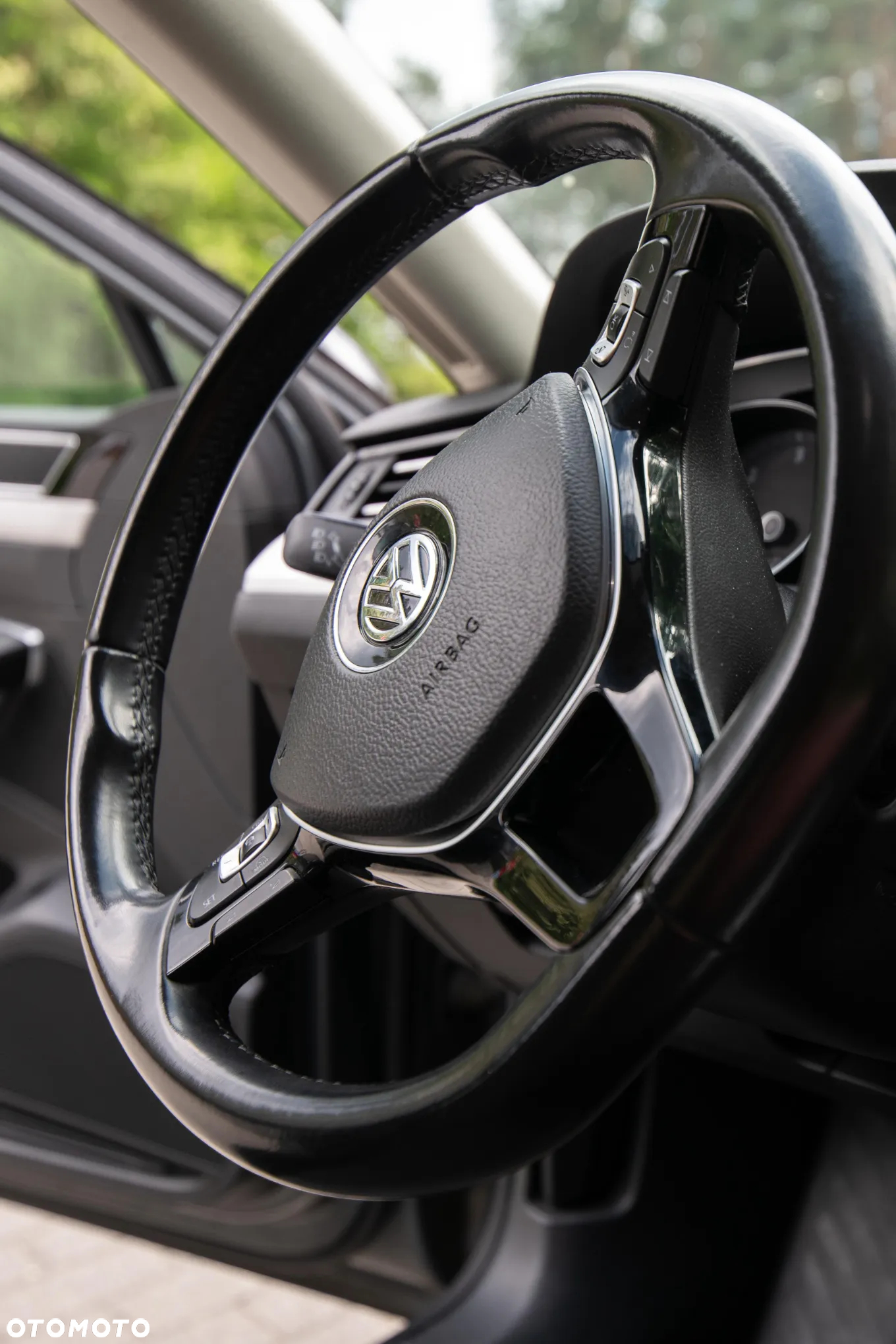 Volkswagen Passat - 12
