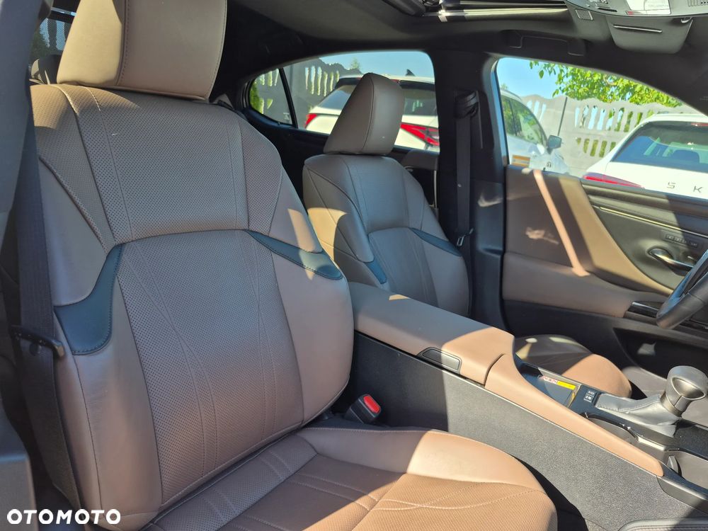Lexus ES 300h Prestige - 21