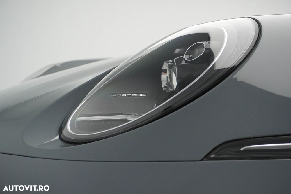 Porsche 911 Carrera 4 PDK - 15