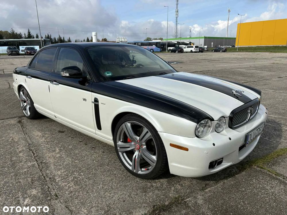 Jaguar XJ - 1