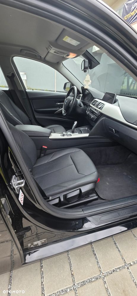 BMW Seria 3 318i GPF Advantage - 12