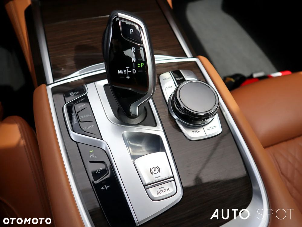 BMW Seria 7 740Ld xDrive sport - 33