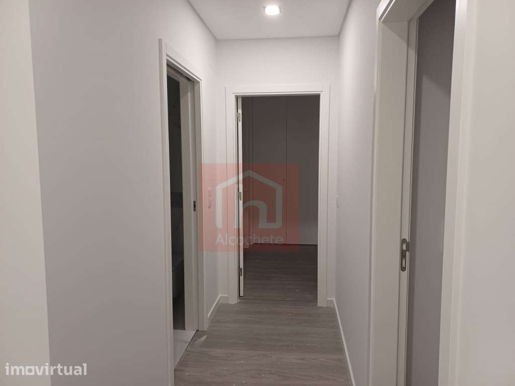 Apartamento Duplex T5 com garagem box na Urbanização dos Moinhos, M... - Grande imagem: 5/24