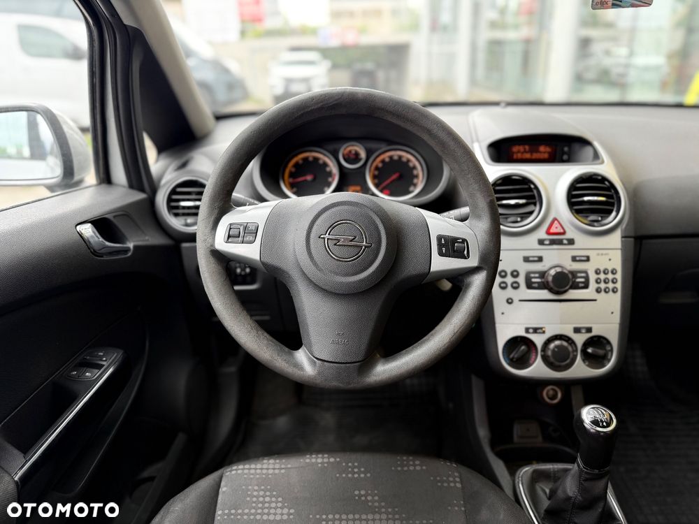 Opel Corsa 1.2 16V Cosmo - 12