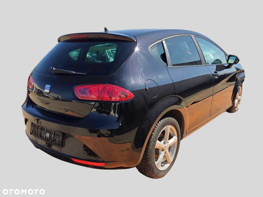 Seat Leon II 2011 Silnik 1.8 TSI (CDA) 160 KM (118 kW) Na części silnik, drzwi, klapa bagażnika, zderzak, lampa - 3