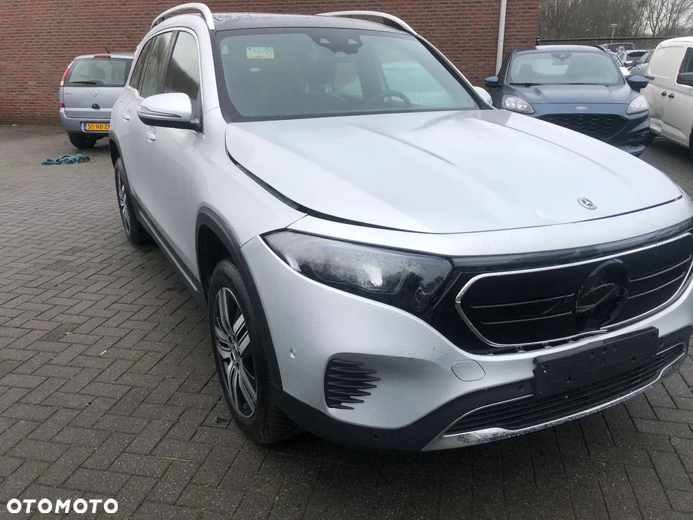 Mercedes-Benz EQB 250 66.5kWh AMG - 5