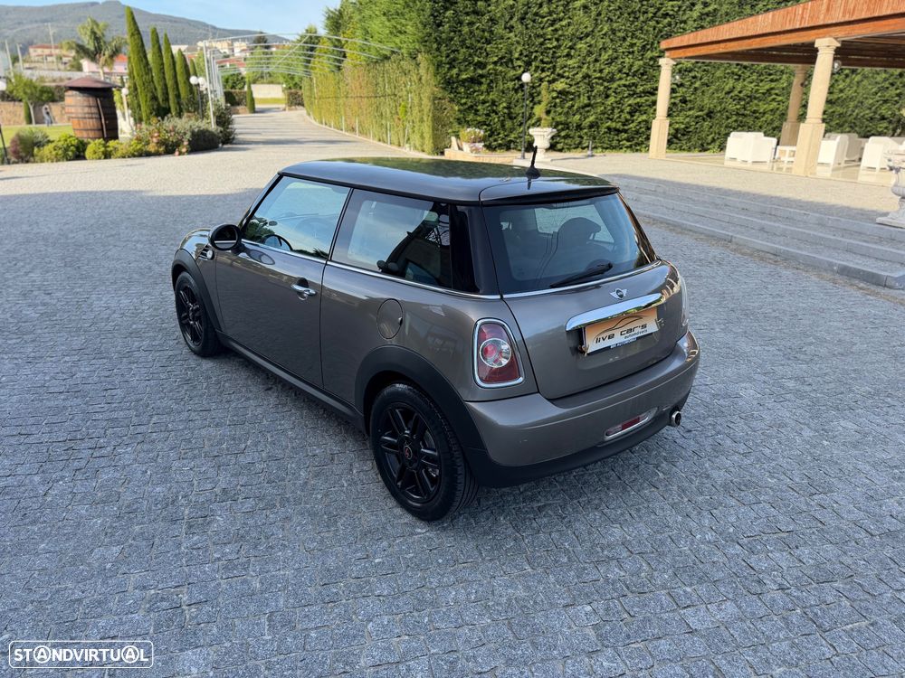 MINI 3 Portas Cooper D - 4