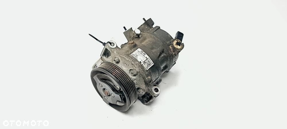 SPRĘŻARKA KLIMATYZACJI SKODA RAPID 5Q0820803E - 1