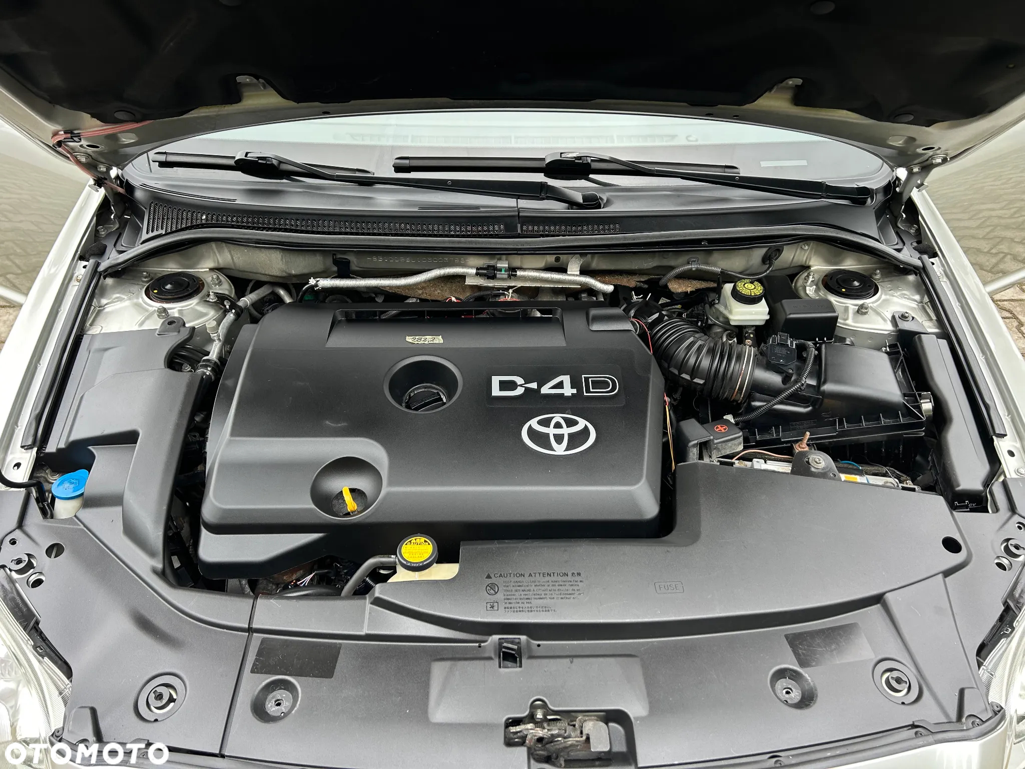 Toyota Avensis 2.0 D-4D - 18