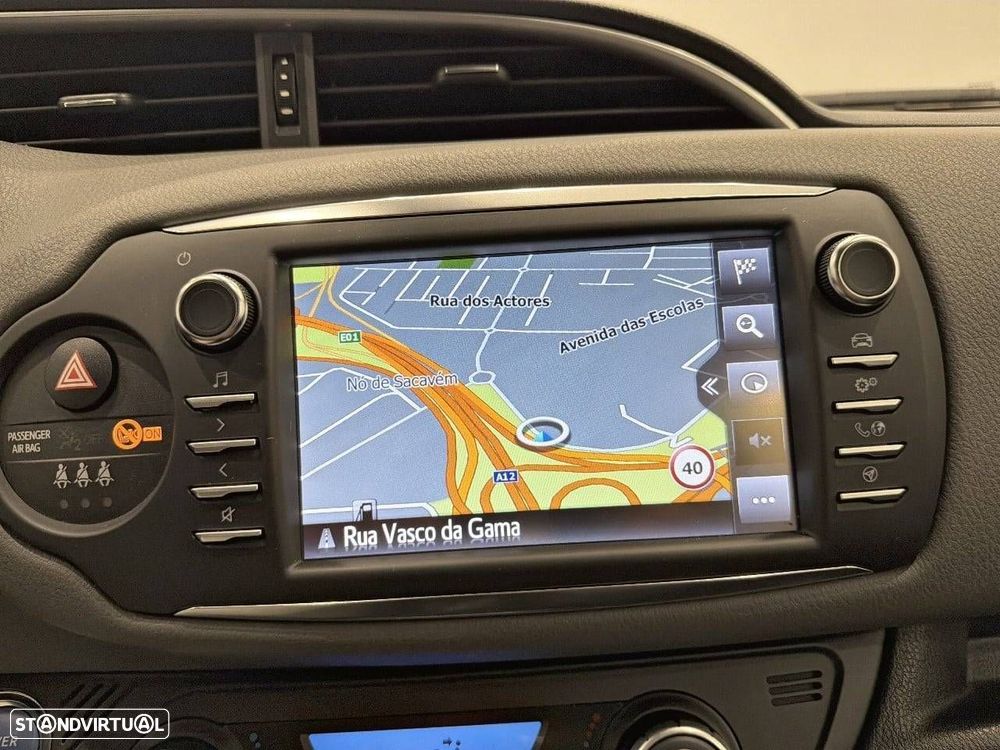 Toyota Yaris 1.5 HSD Exclusive - 17