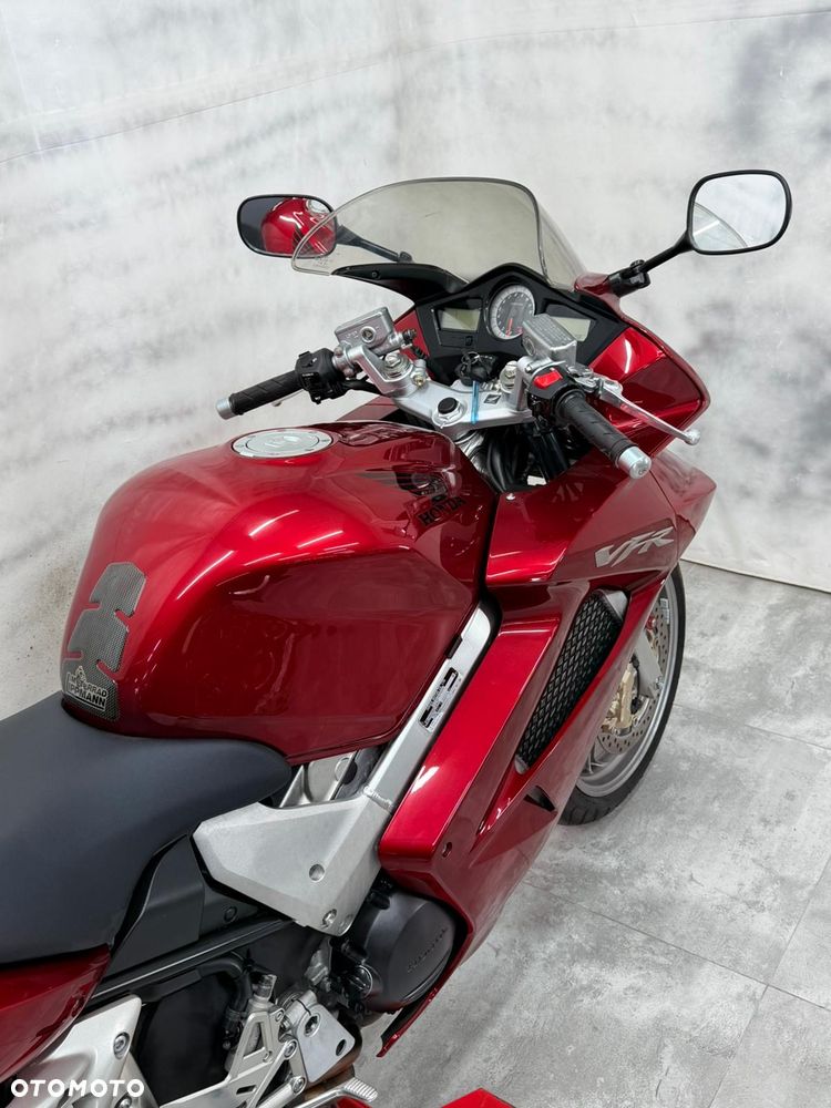 Honda VFR - 17
