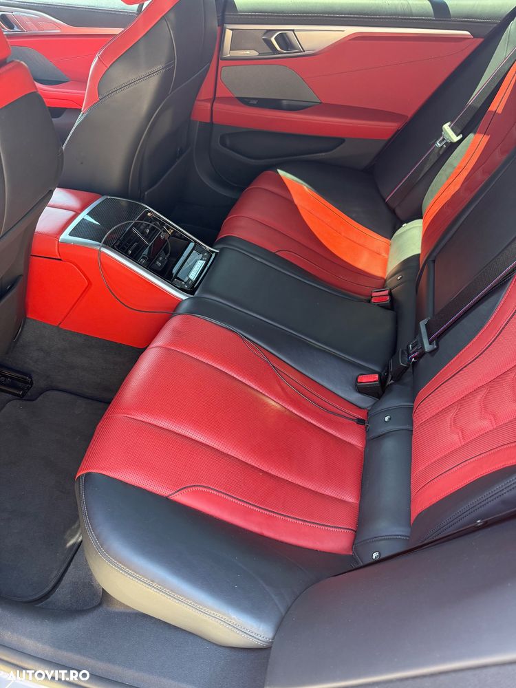 BMW Seria 8 840i - 8