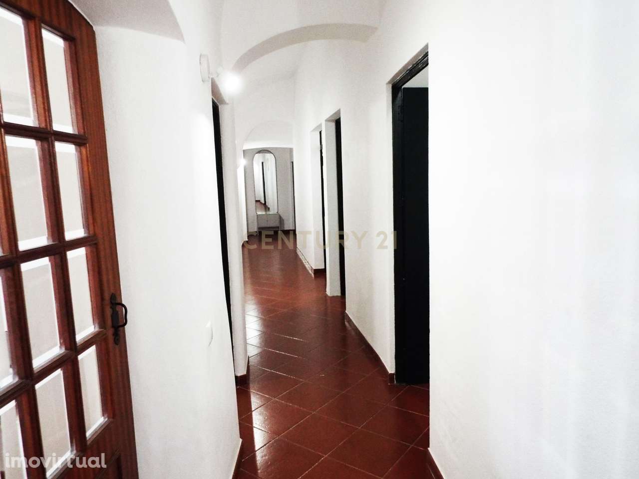 Moradia Remodelada com 13 Divisões | 3 Quartos (1 Suite) | Rua do Raim - Grande imagem: 3/22