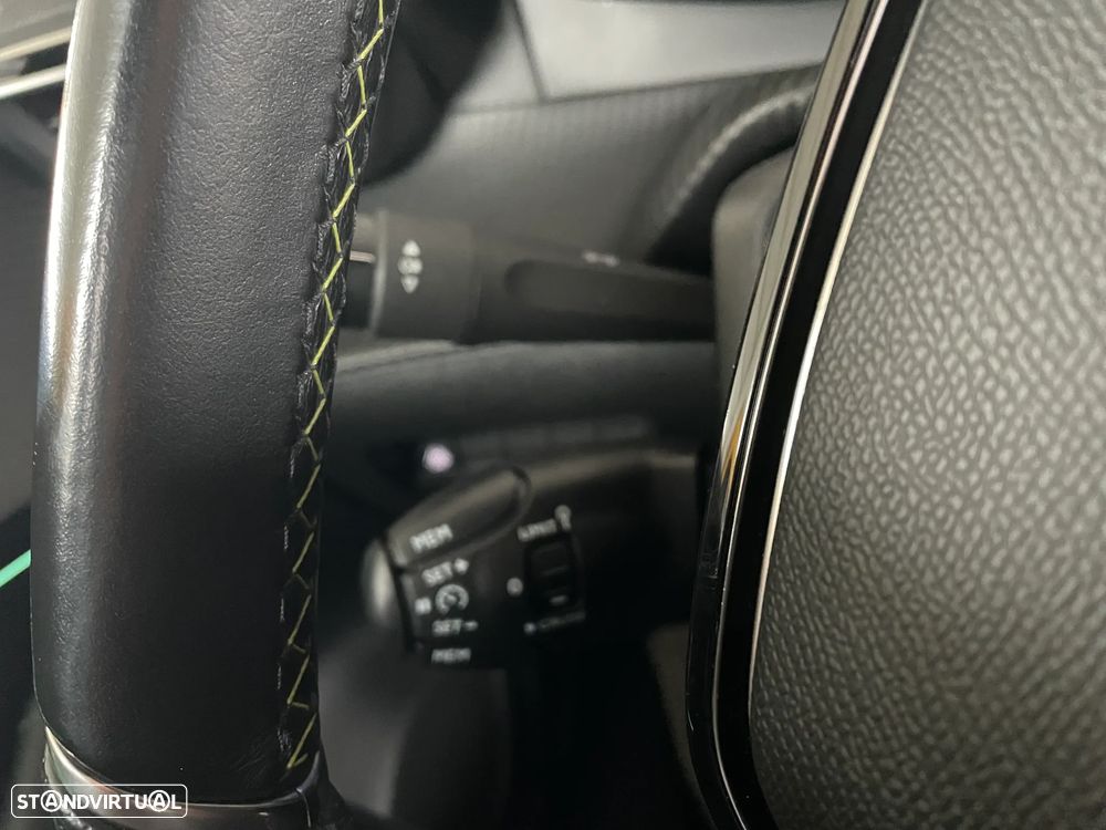 Peugeot 208 1.2 PureTech GT Line - 25