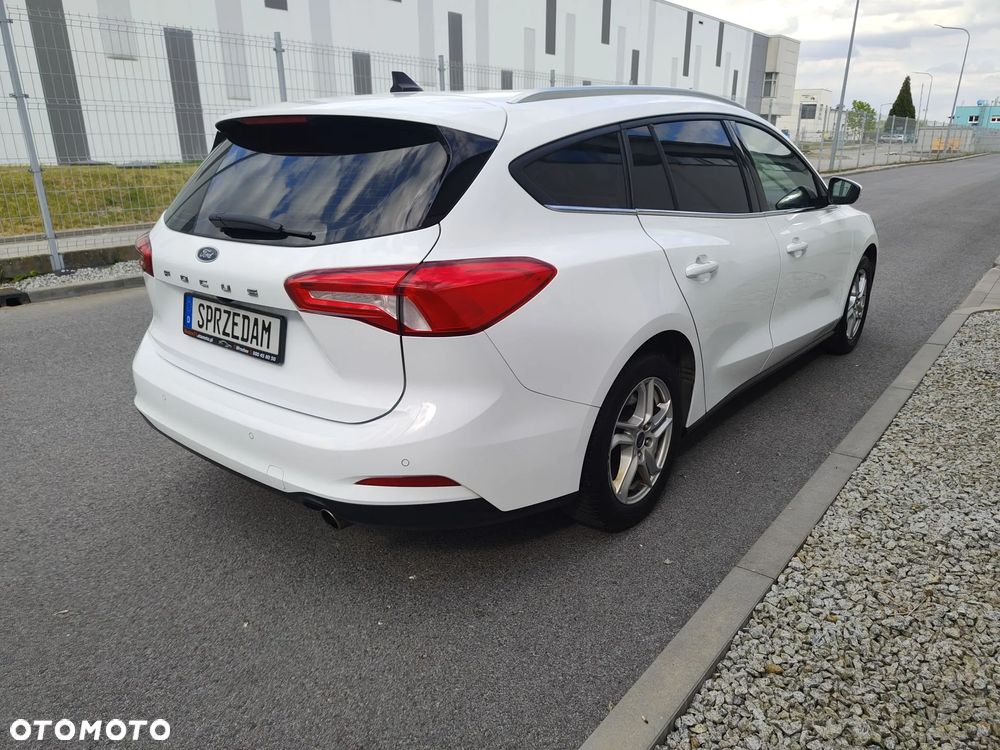 Ford Focus 1.5 EcoBlue Start-Stopp-System COOL&CONNECT DESIGN - 4