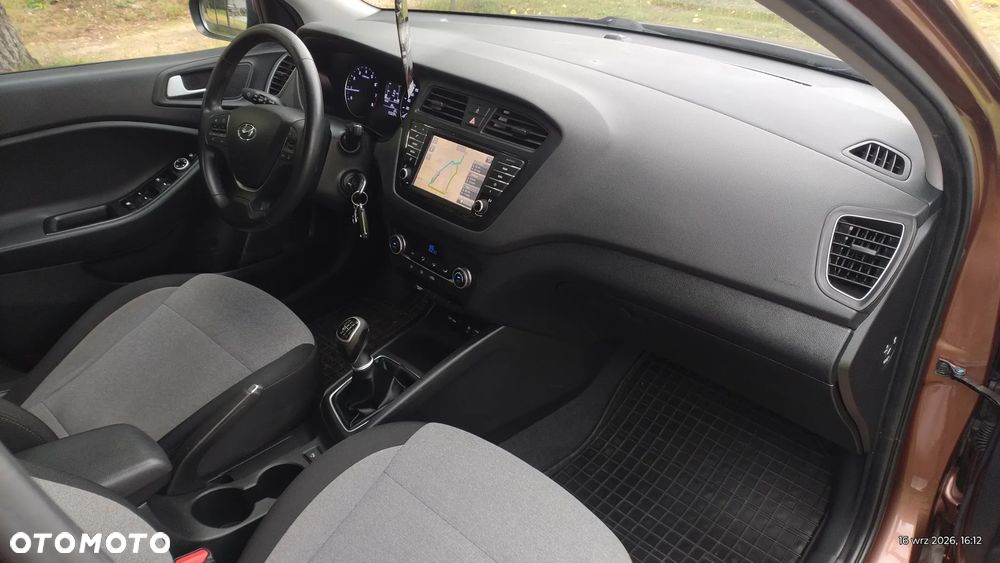 Hyundai i20 1.4 Comfort - 13