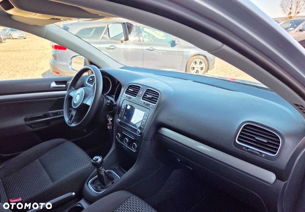 Volkswagen Golf - 8