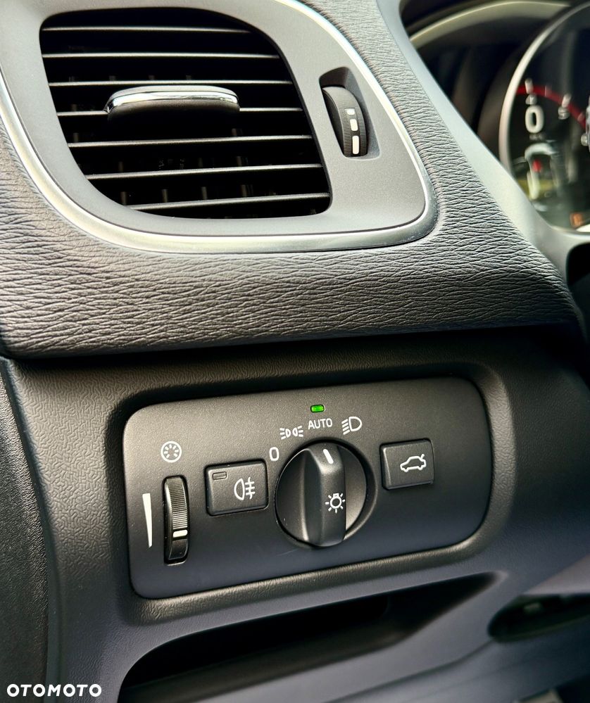 Volvo V40 T4 RDesign - 23